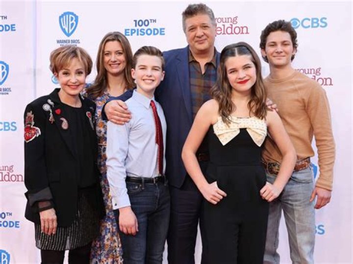 Modern Family Season 6 Cast Salaries: A Look Inside The Cast's Earnings